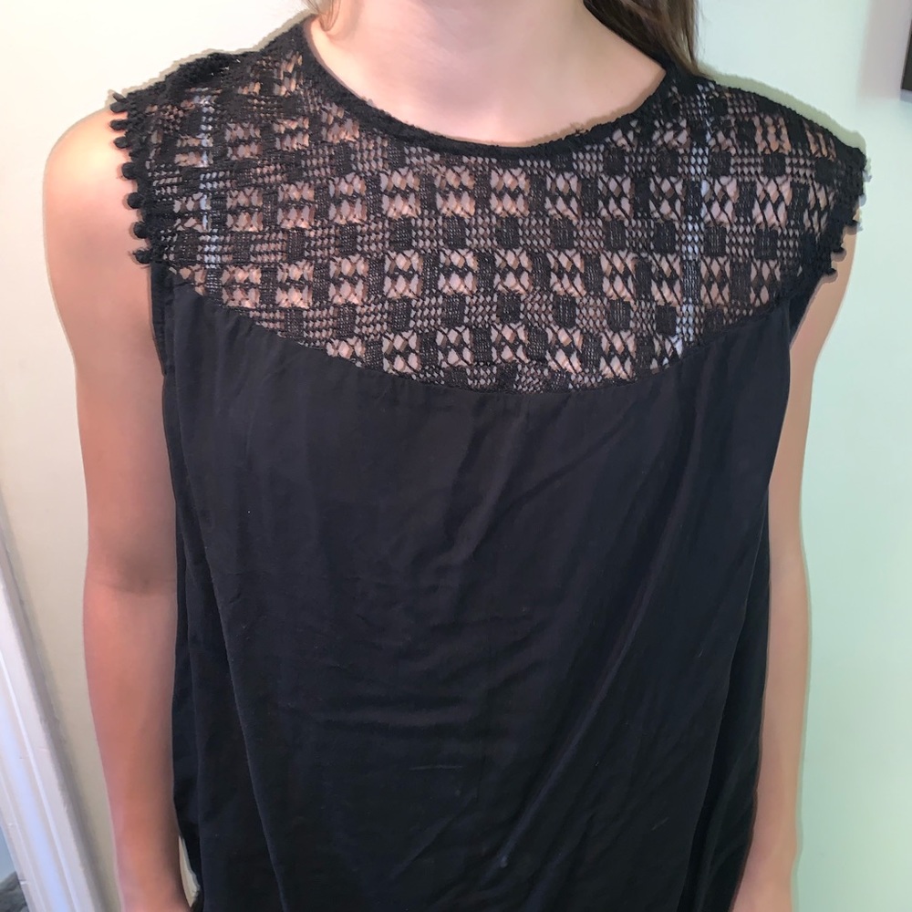 Black top-detailed shirt